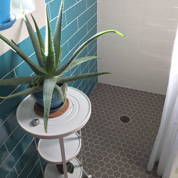 Bright Turquoise Bathroom