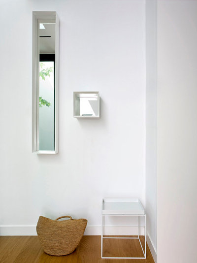 Современный Коридор by Suite Home Interiors