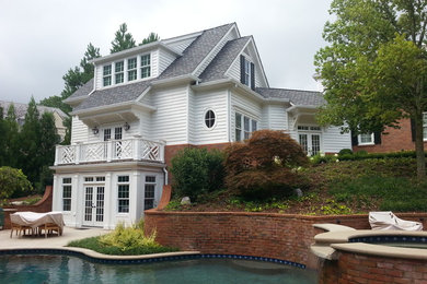 Large elegant attached garage photo in Atlanta