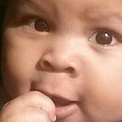 Elle Sa He's photo