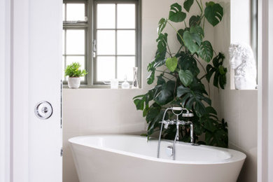 Design ideas for a modern bathroom in London.