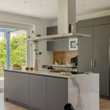 Casa O+C — Ristrutturazione e ampliamento di una villa immersa nel verde