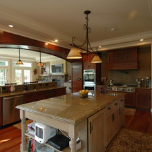 archway between kitchen and living