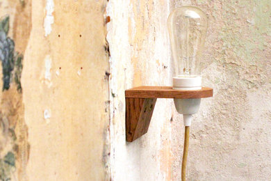 VLO Wandlampe / Porzellan Fassung & Wandhalterung aus Eiche