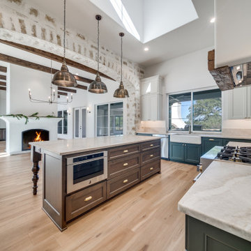 Spanish: 3,430 ft², 4 BR/3.5 BA/1 ST
