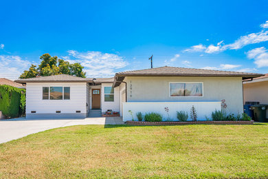 Inspiration for an exterior home remodel in Los Angeles