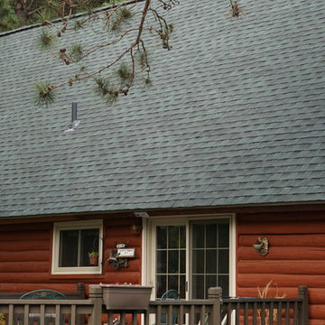GAF Timberline HD Shingles, "Hunter Green" on "Red" Log House
