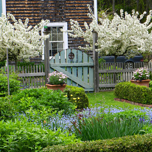 Inspiration for a farmhouse home design remodel in Boston