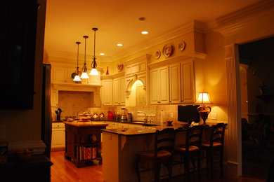 Inspiration for a timeless kitchen remodel in Raleigh