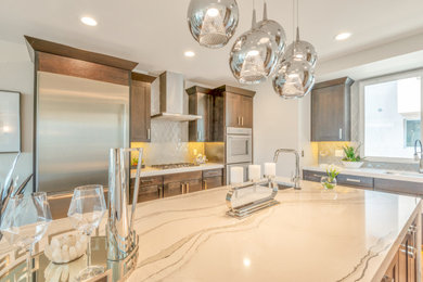 Example of a minimalist kitchen design in Phoenix