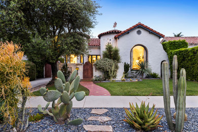 Inspiration for an exterior home remodel in Los Angeles
