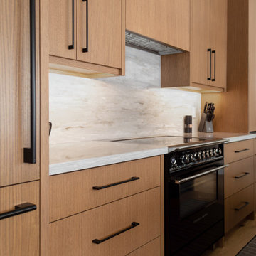Kitchen Range Wall, Close Up | Subtle Light, Bold Black
