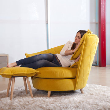 Volta Lounge Accent Chair with Ottoman Coffee Table by Famaliving California