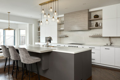 Inspiration for a modern kitchen remodel in Toronto