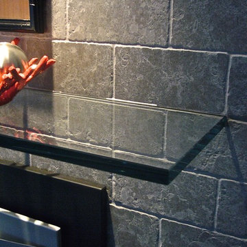 DETAIL - Cantilevered Glass Mantle