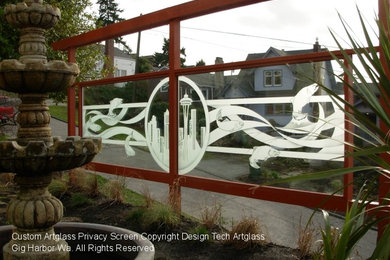 Custom Outdoor Artglass Privacy Screen.© Design Tech Artglass,All Rights Res.