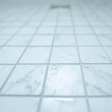 Bright Modern Bathroom – Glen Ellyn, IL