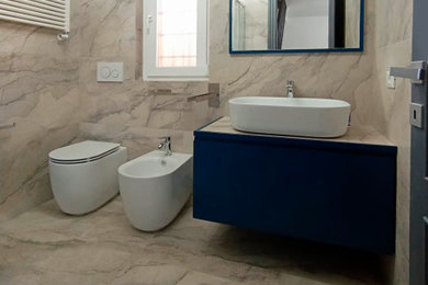 Ispirazione per una piccola stanza da bagno minimalista