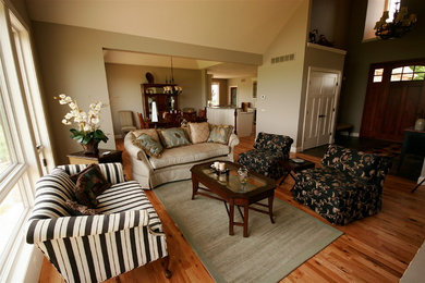 Living room - craftsman living room idea in Detroit