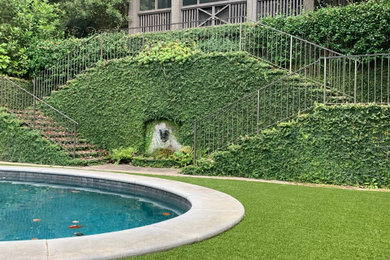 Inspiration for a tropical landscaping in Atlanta.