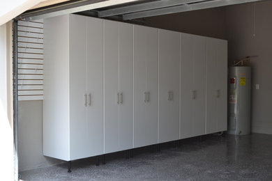 Example of a classic garage design in Orlando