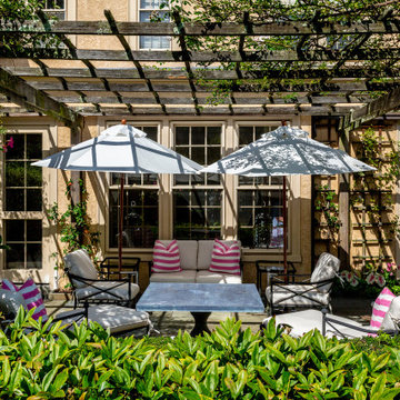 We are thrilled to introduce 612 Gravers Lane, a veritable ~jewelbox~ in an idea