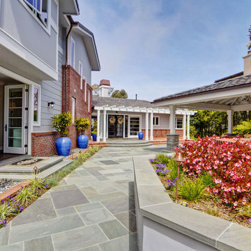 Contemporary-Traditional Interpretation Home