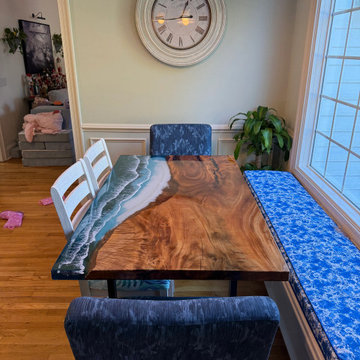 Custom Epoxy Table-Bring the comfort and freedom of the seaside into your room