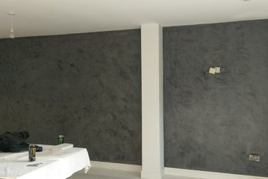 Kitchen feature wall in slate microcement