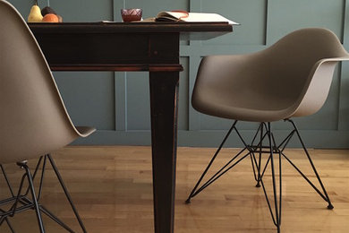 Example of an eclectic dining room design in Montreal