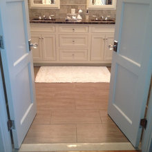 double door to bath/closet area