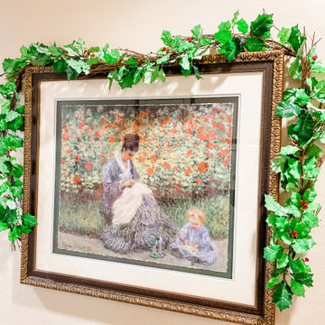 Tomlinson Farmer's Insurance Christmas Decor