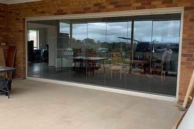 EDEN VALLEY, Glass Curtains installed to maximise dining room opening