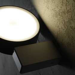 Aluled Disc 1L Wall Lamp by Itama Lighting - Wall Sconces