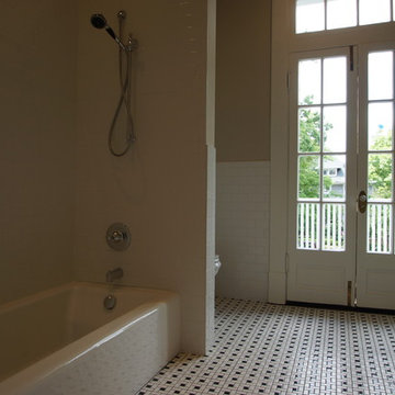 Bathroom/Laundry Room