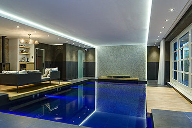 Transitional pool photo in Amsterdam