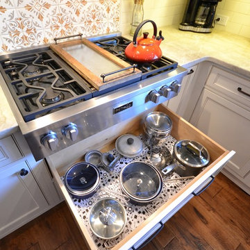 It takes a team to raise a kitchen!