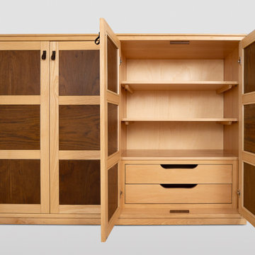 Low contemporary-style wardrobe, ideal for attic spaces or rooms with low ceilin