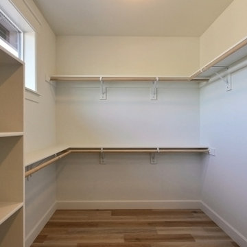 PK17 - Walk-In Closet