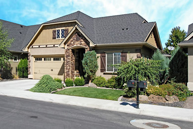 Transitional home design in Boise.