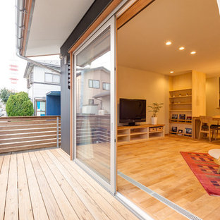 他の地域のアジアンスタイルのおしゃれな横庭のデッキ (張り出し屋根) の写真