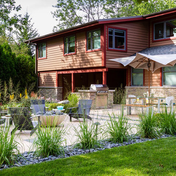 Mid-Century Vibe Backyard - Bayside, WI