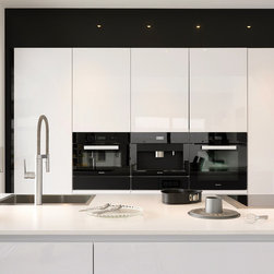 LEICHT CABINETS - Kitchen Cabinetry