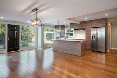 Inspiration for a modern home design remodel in Louisville