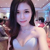 Elaine Tee's photo