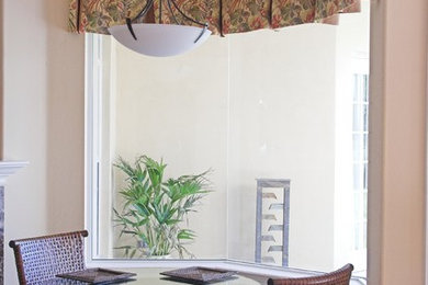 Example of a dining room design in Tampa