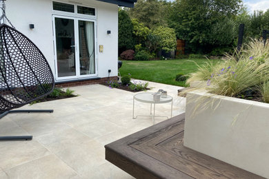 Photo of a modern patio in Manchester.