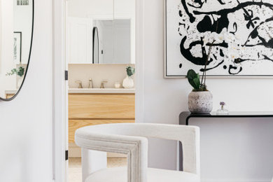 Bedroom - modern bedroom idea in Los Angeles