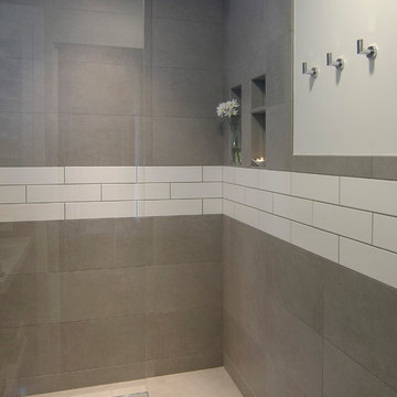 Compact Modern Bath