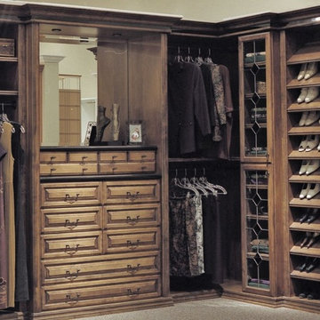 Rustic Style Closet with Shoe Rack